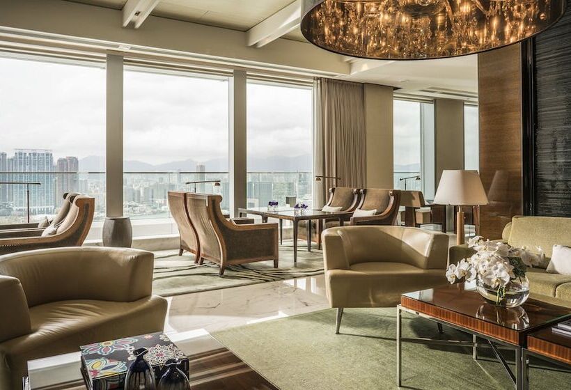 Four Seasons Hotel Hong Kong