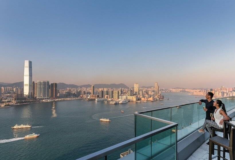 Four Seasons Hotel Hong Kong