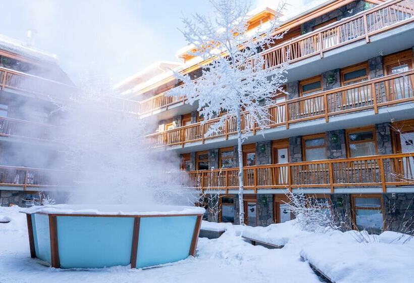 Fox Hotel And Suites