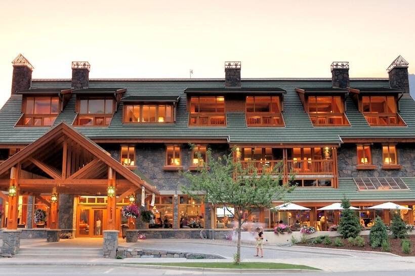 Fox Hotel And Suites