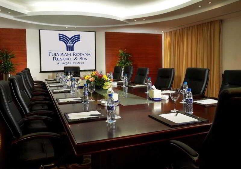 호텔 Fujairah Rotana Resort & Spa   Al Aqah Beach