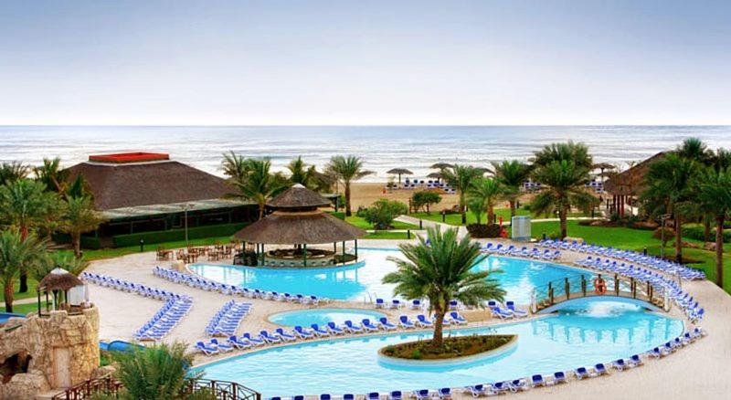 호텔 Fujairah Rotana Resort & Spa   Al Aqah Beach