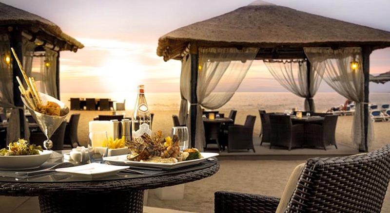 호텔 Fujairah Rotana Resort & Spa   Al Aqah Beach