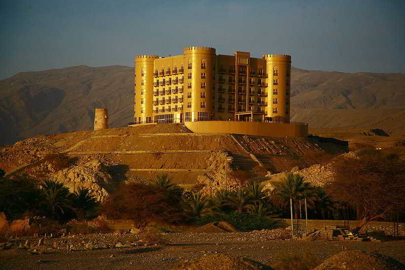 هتل Golden Tulip Khatt Springs Resort & Spa