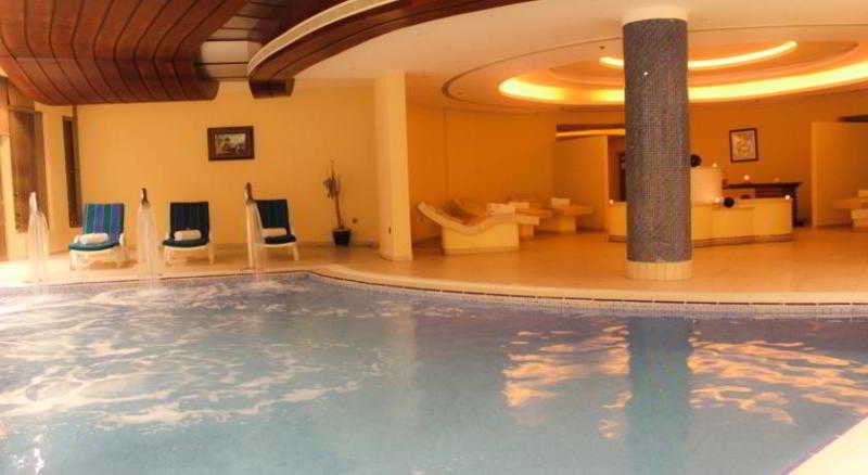 هتل Golden Tulip Khatt Springs Resort & Spa