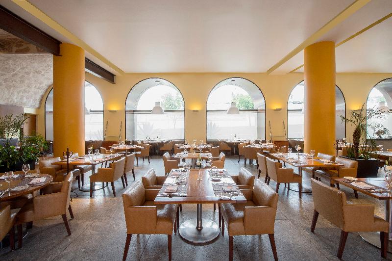 Отель Grand Fiesta Americana Queretaro