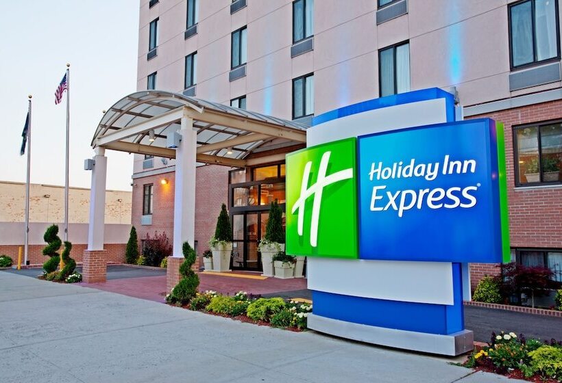 Отель Holiday Inn Express Brooklyn, An Ihg