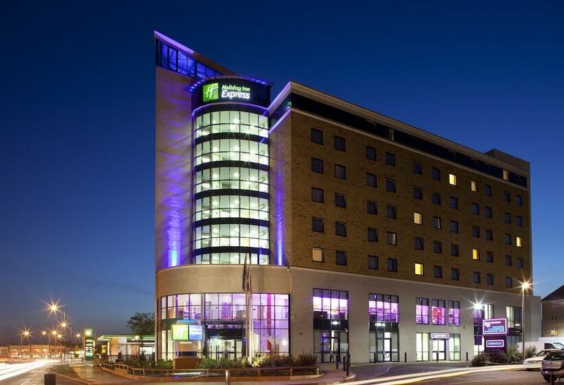 فندق Holiday Inn Express London   Newbury Park, An Ihg