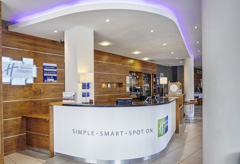 فندق Holiday Inn Express London   Newbury Park, An Ihg