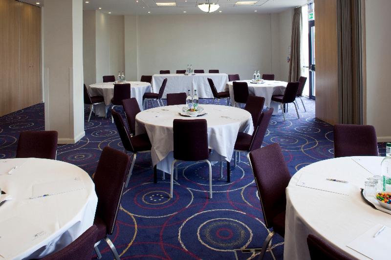 فندق Holiday Inn Express London   Newbury Park, An Ihg