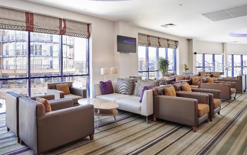 فندق Holiday Inn Express London   Newbury Park, An Ihg