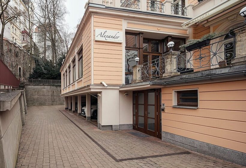 Humboldt Park Hotel & Spa