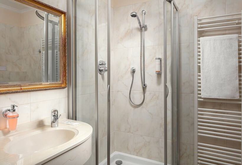 Humboldt Park Hotel & Spa