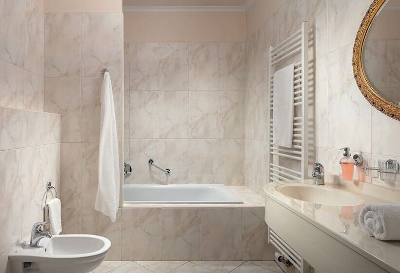 Humboldt Park Hotel & Spa