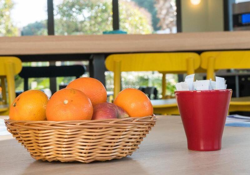 Отель Ibis Styles Perpignan Canet En Roussillon