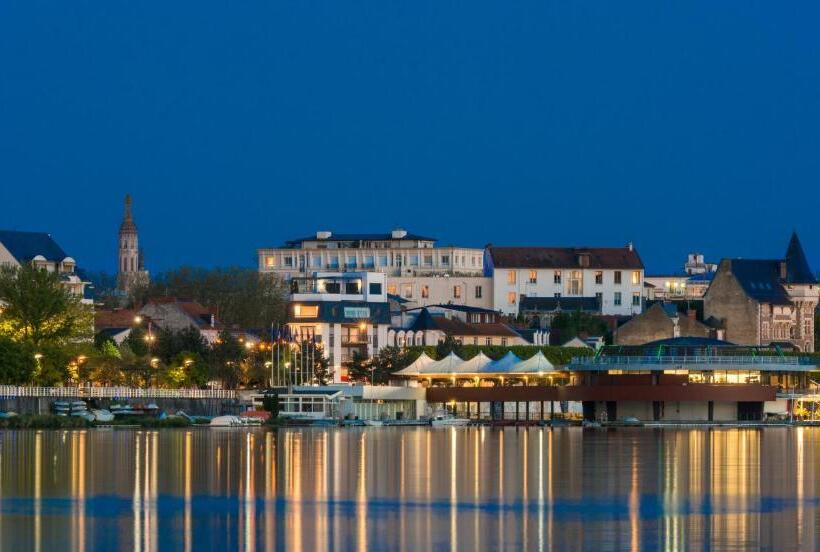 בית מלון כפרי Ibis Styles Vichy Centre