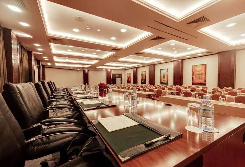 هتل Kampala Serena