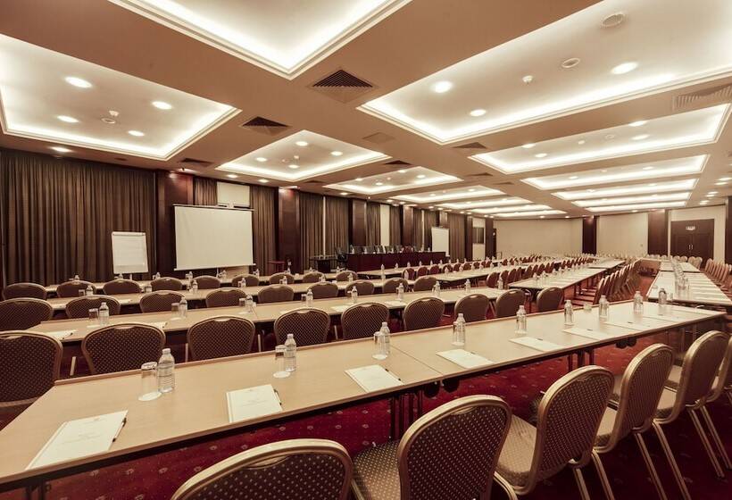 هتل Kampala Serena