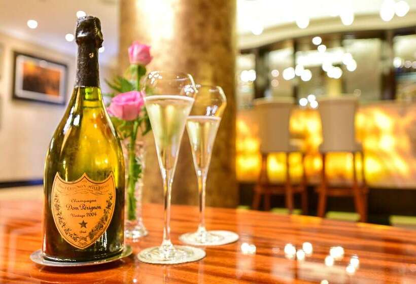 هتل Kampala Serena