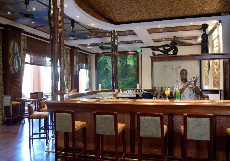 هتل Kampala Serena