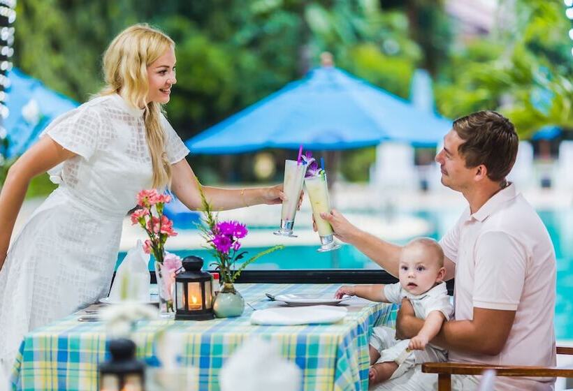 Отель Karon Whale Resort