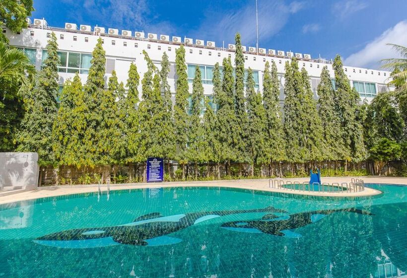 Отель Karon Whale Resort