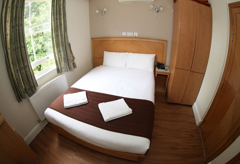 هتل Bob W Holland Park London