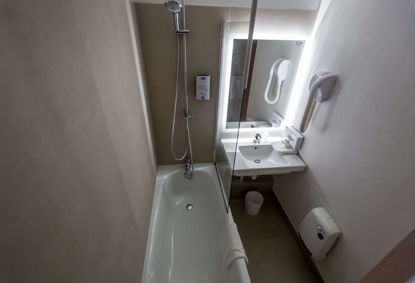 فندق Kyriad Clermont Ferrand Sud  La Pardieu