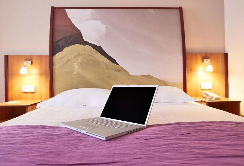 فندق Kyriad Clermont Ferrand Sud  La Pardieu