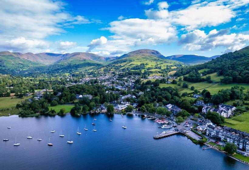 בית מלון כפרי Lakehouse At The Waterhead Inn