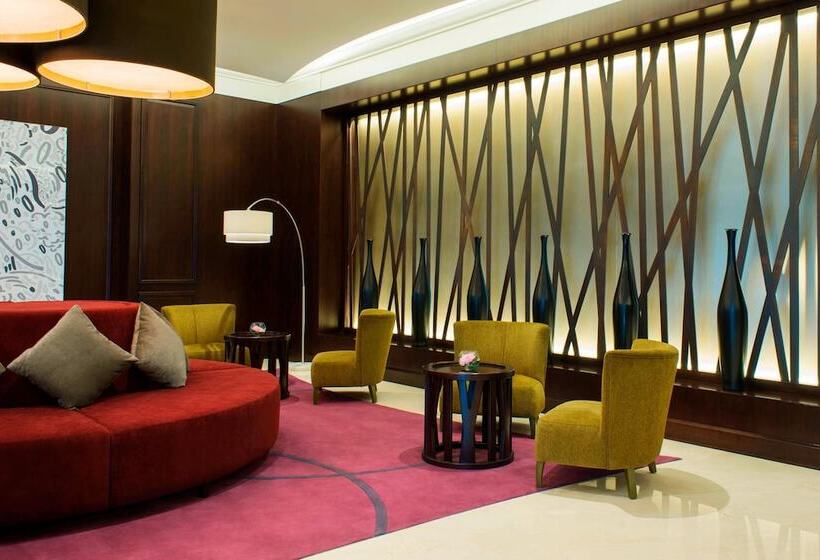 هتل Le Méridien Mina Seyahi Beach Resort & Waterpark