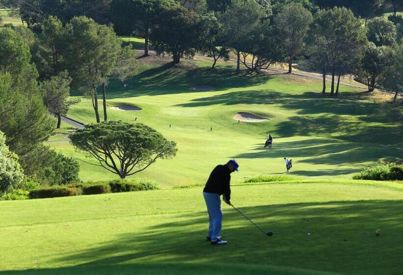 هتل Domaine De Saint Endréol Golf & Spa Resort