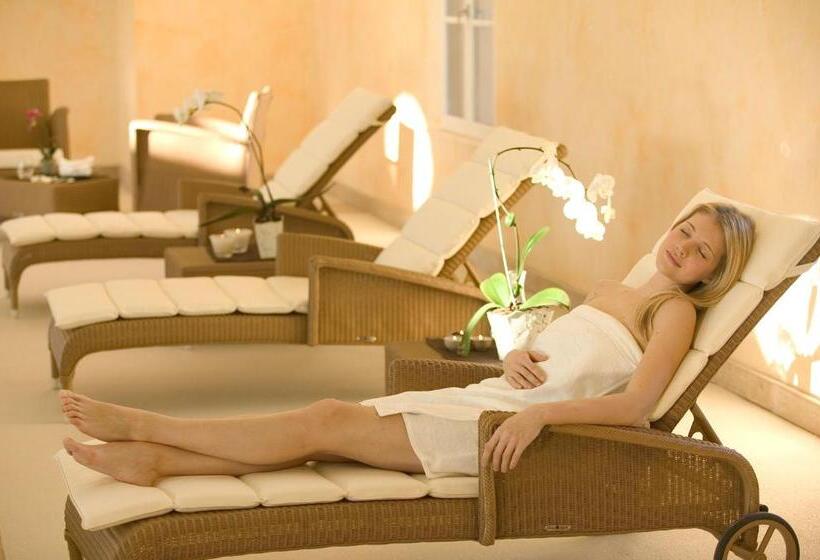 Отель Domaine De Saint Endréol Golf & Spa Resort