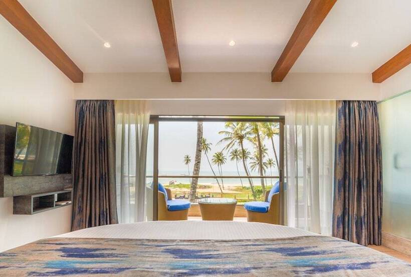 هتل Longuinhos Beach Resort