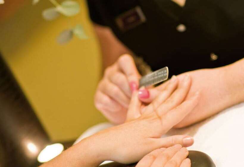 فندق Macdonald Crutherland House