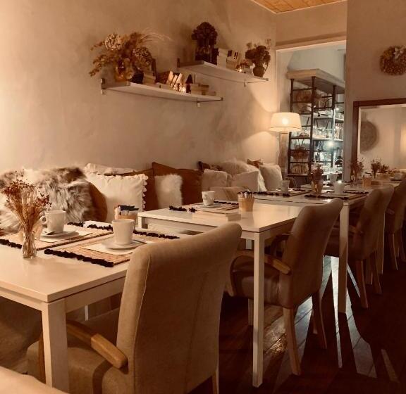 هتل Maison Du Lierre Bordeaux Centre Ville