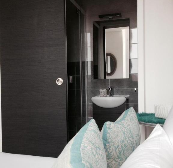 هتل Maison Du Lierre Bordeaux Centre Ville