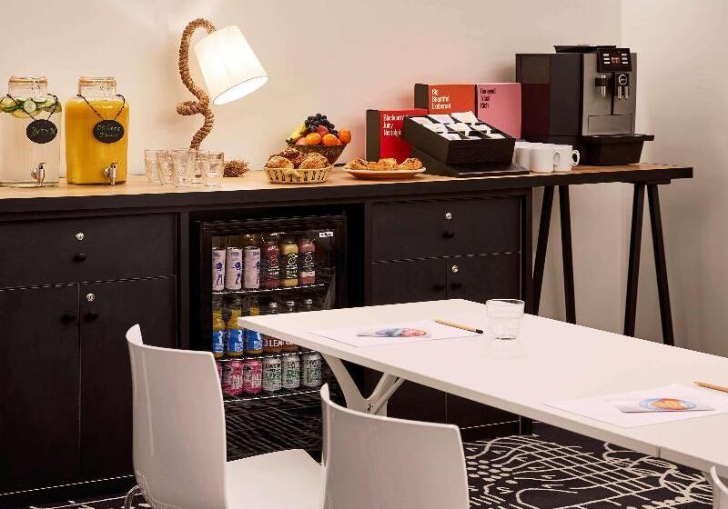 Отель Mama Shelter London Shoreditch