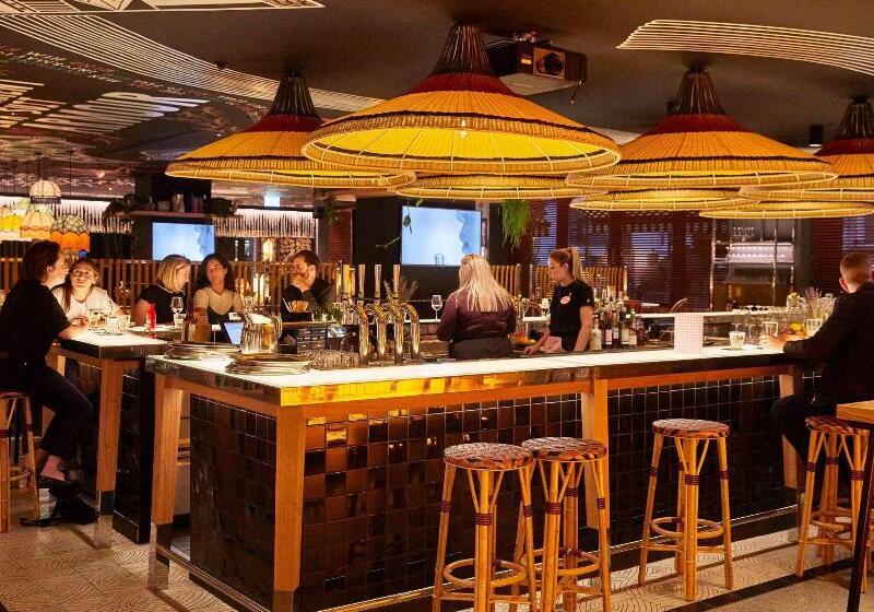 Отель Mama Shelter London Shoreditch