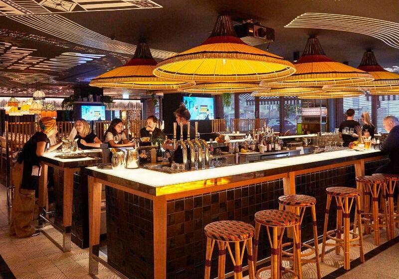 Отель Mama Shelter London Shoreditch