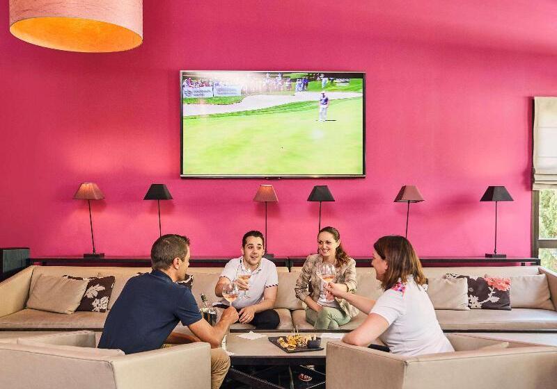 فندق Mercure Brignoles Golf De Barbaroux & Spa