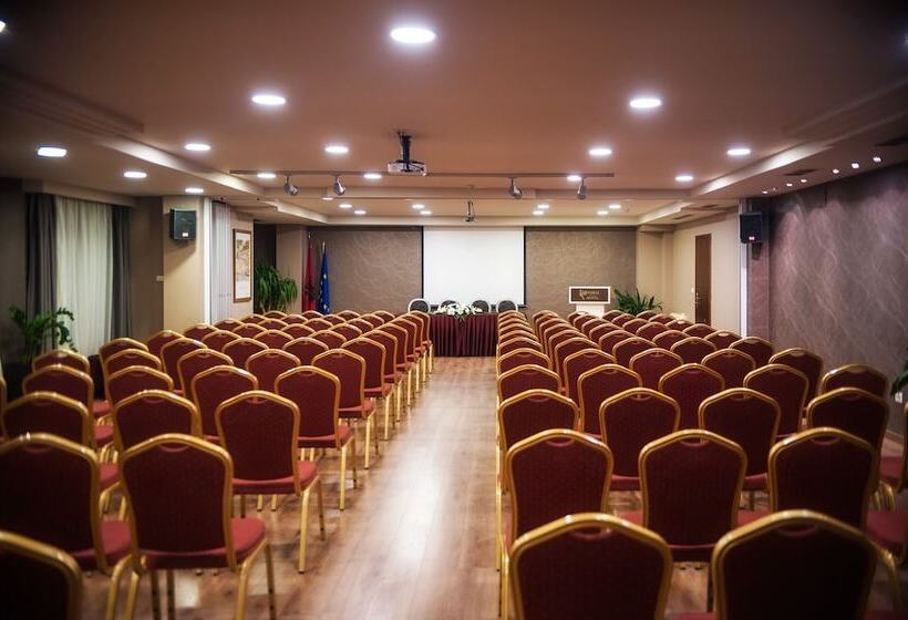 בית מלון כפרי Mondial