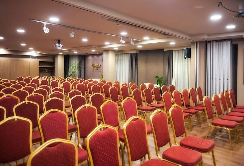 בית מלון כפרי Mondial