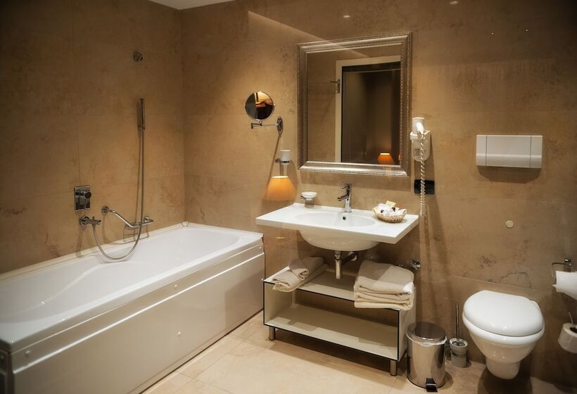 בית מלון כפרי Mondial