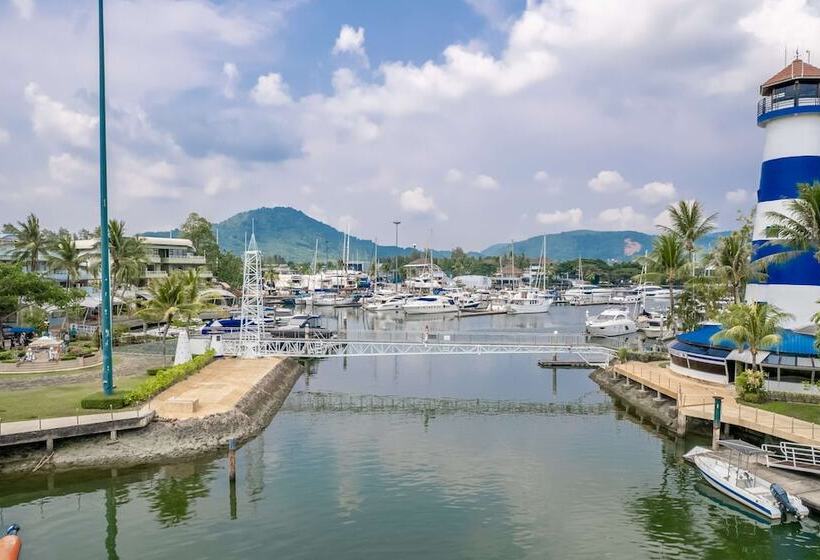 Отель NH Boat Lagoon Phuket Resort