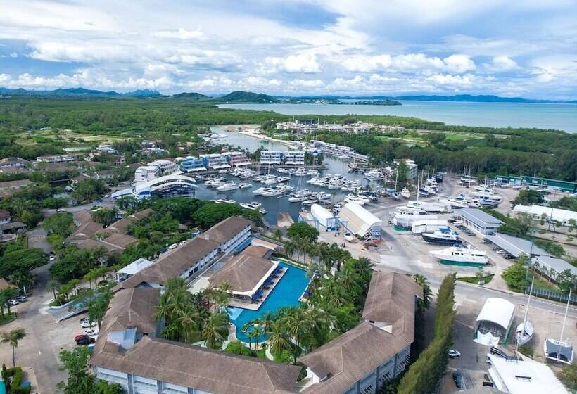 Отель NH Boat Lagoon Phuket Resort