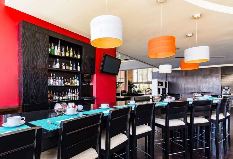 هتل NH Collection Mexico City Santa Fe