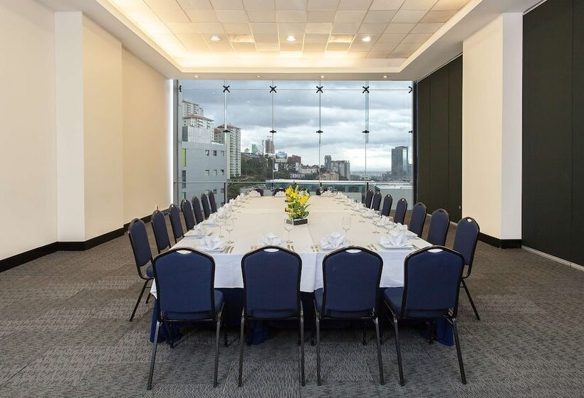 هتل NH Collection Mexico City Santa Fe