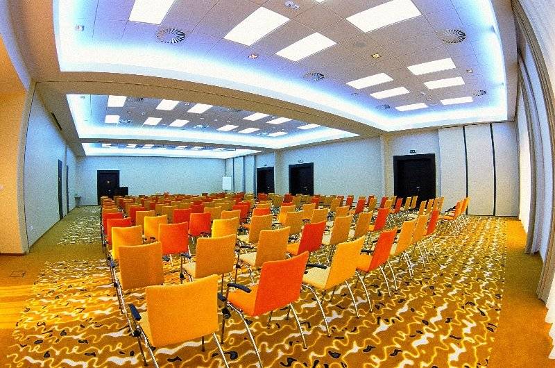 هتل Park Inn By Radisson Sarvar Resort & Spa   All Inclusive