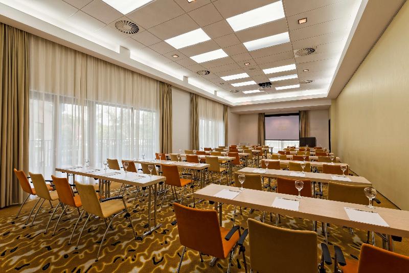 هتل Park Inn By Radisson Sarvar Resort & Spa   All Inclusive